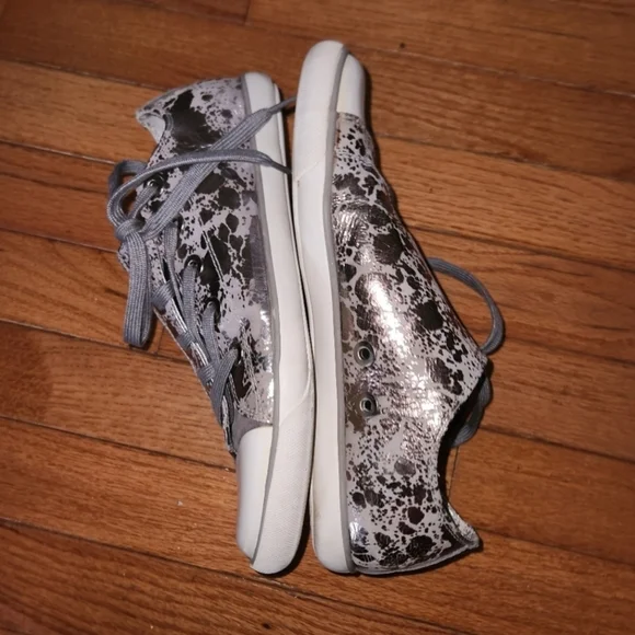 Jessica Simpson Carbon Splatter Metal Sneakers - Picture 3 of 6